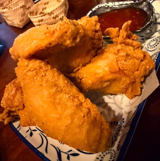 Fried Salted Chicken Wings Starter.